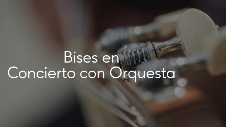 Bises tras concierto con orquesta